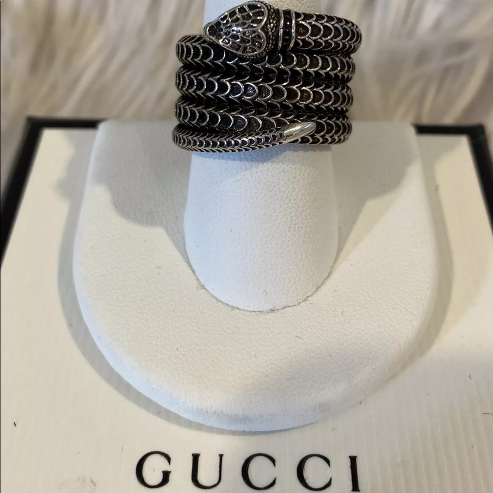 Rare no longer made 4 band Gucci ring! $700 retail!